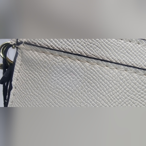 London Fog Sarina Wristlet Cream Caviar Embossed Zip-around Wallet Card Insert - Picture 3 of 12